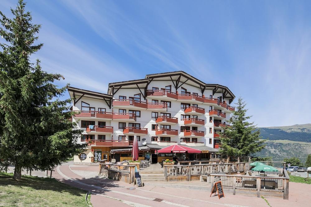 Residence Pierre & Vacances Le Britania La Tania Bagian luar foto